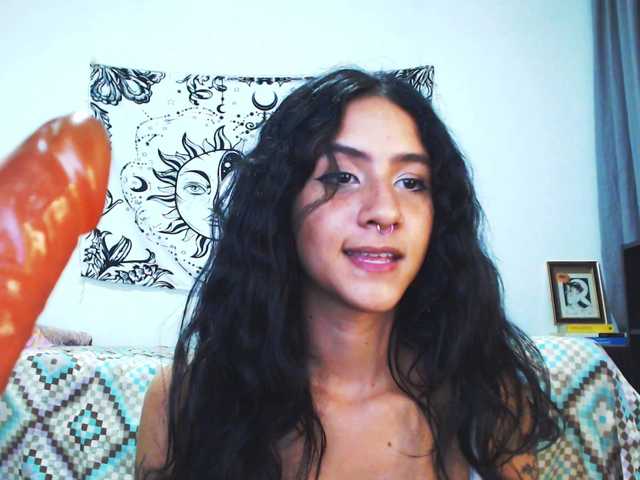 Fényképek AlinaWoolf Heyy welcome to my room, im new model, dont forget follow me and tip if u like the show, hot private open! GOAL BOOTY TEASE + SPANKS DOGGY ❤