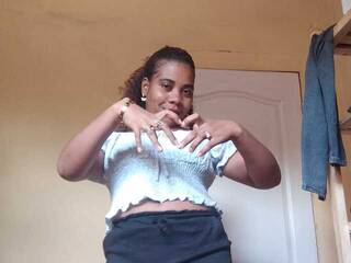 Erotikus videocsevegés AlineEdena