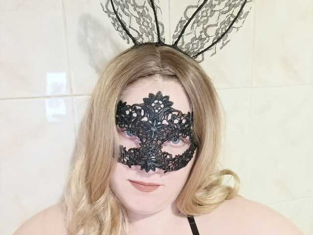 A profil fényképe alisiahotone