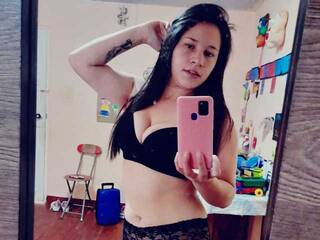 Erotikus videocsevegés AlisonRoxx