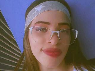 Erotikus videocsevegés AlisonSaenz