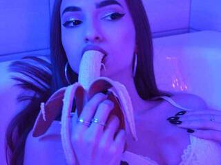 Erotikus videocsevegés AliyaEvans