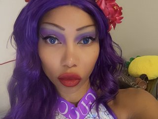 Erotikus videocsevegés AllaStrange