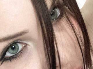 Erotikus videocsevegés AllexAww