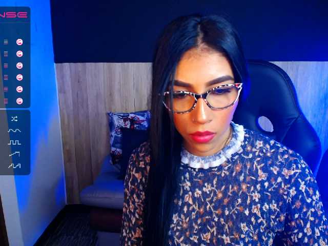 Fényképek Alonndra Back in my office a lot of paperwork, and a lot of wet fantasies ♥ ♥ - @GOAL: CUM show ♥ every 2 goals reached: SQUIRT SHOW 204 #office #secretary #bigboobs #18 #latina #anal #young #lovense #lush #ohmibod