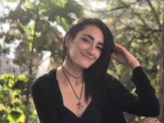 Erotikus videocsevegés AlynaGlover