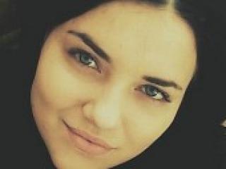 A profil fényképe alysanna