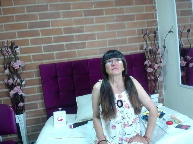 Fényképek amanda-mature I'm #mature a little hot, if you have fantasies about older women you can fulfill them with me #hairy #skinny #fingering