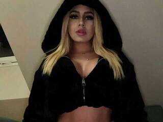 Erotikus videocsevegés AmaraPierce