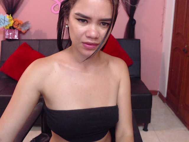 Fényképek AmberFerrer Hi guys, want to see my bathroom show? We are going to have fun a little, embarking on my face and whatever you want #teen #bigass #latina #bigboobs #feet
