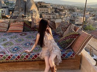 Erotikus videocsevegés AmiliYan