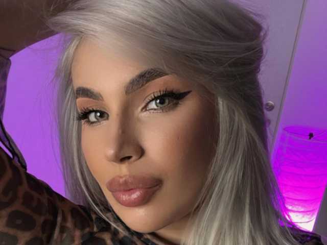 A profil fényképe aminahaze