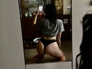 Erotikus videocsevegés AmitaSexa