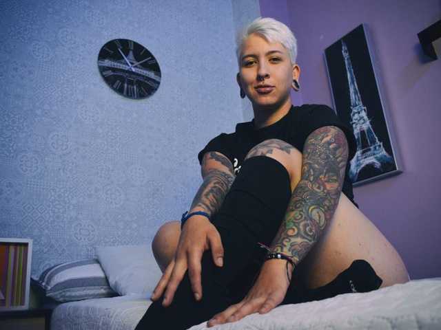 A profil fényképe amy-ink