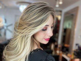 Erotikus videocsevegés AndreinaSuann