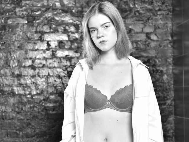 A profil fényképe angela087