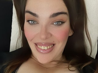 Erotikus videocsevegés AngelaEvans