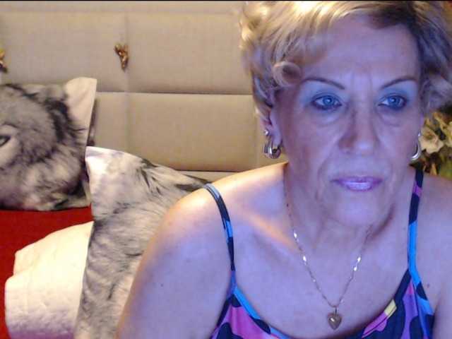 Fényképek ANGELGRANNY welcom guys..pm..50 tk..pussy or ass..100..tits or feet..50..let s have fun