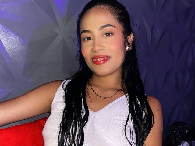 A profil fényképe angelinatompson