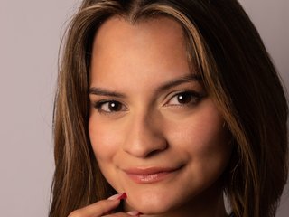 Erotikus videocsevegés Angie-Pirs