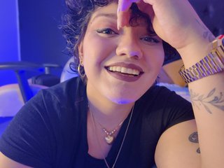 Erotikus videocsevegés AngiJackson