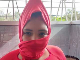 Erotikus videocsevegés anisaanann