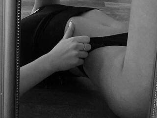 Erotikus videocsevegés AnisiaRaft