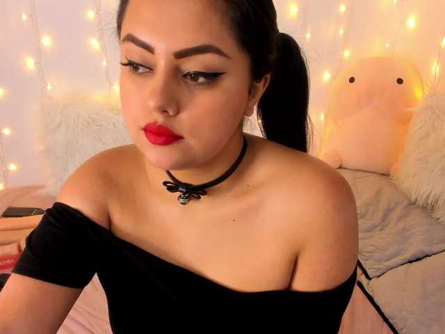 Fényképek annai-lopez1 happy new year guys!!! #latina #lovense #daddy #cum #squirt 1200tk for bigtoy in pussy!