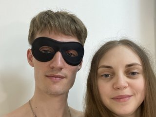 Erotikus videocsevegés AnnetMorozCouple