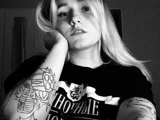 Erotikus videocsevegés Annowa