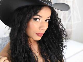 Erotikus videocsevegés Anthonela-Mil