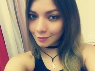 Erotikus videocsevegés AprilClaire