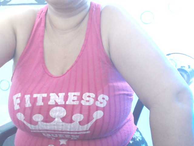 Fényképek ARDIMATURESEX #bbw #bigbelly #bigboobs #grandmother Lovense Lush : Device that vibrates longer at your tips and gives me pleasures #lovense