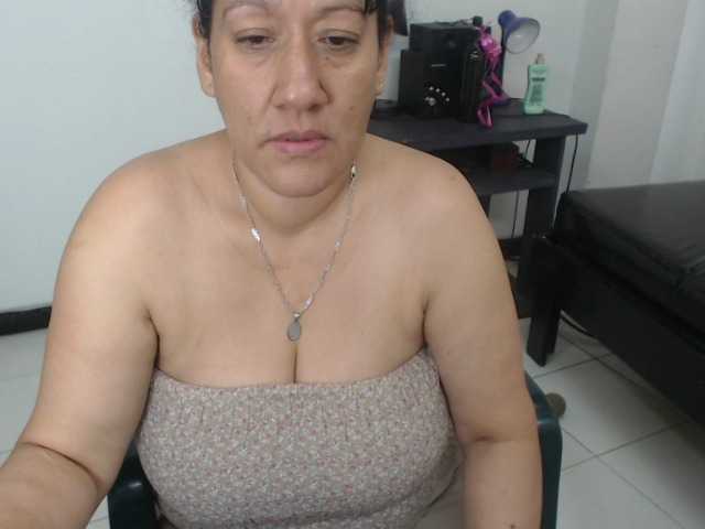 Fényképek ARDIMATURESEX #bbw #bigbelly #bigboobs #grandmother Lovense Lush : Device that vibrates longer at your tips and gives me pleasures #lovense