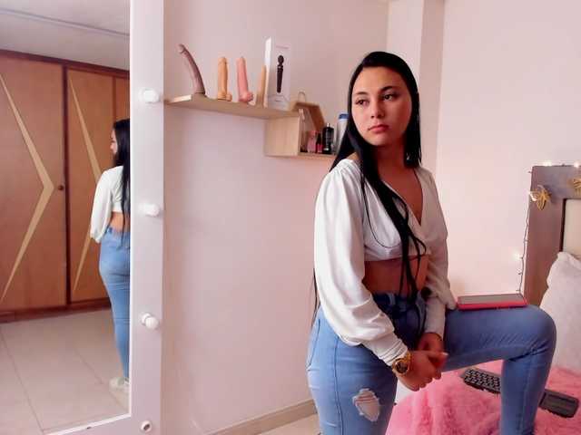 Fényképek Ariana-bel Today I hope a great day and I know a little as a new model in Bongacams.com