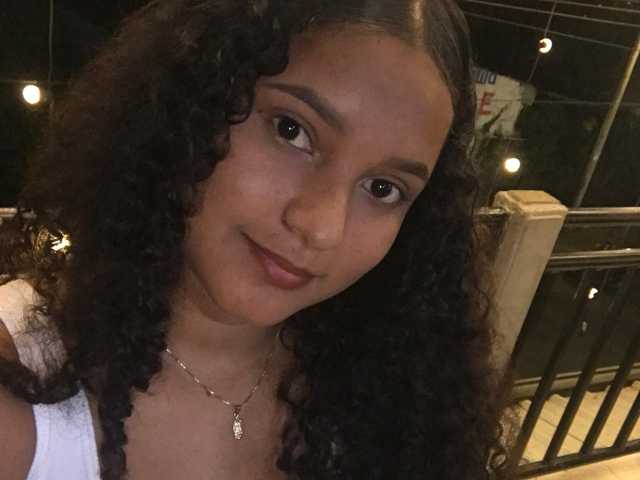 A profil fényképe Arianna-3