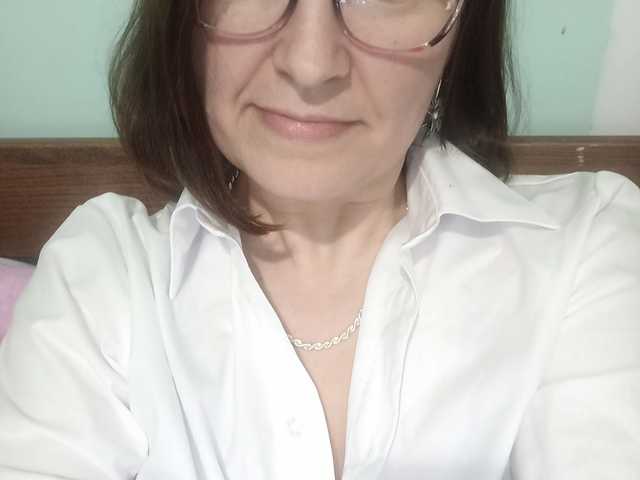 A profil fényképe ARINA-XXX