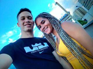 Erotikus videocsevegés ArthurandAlix