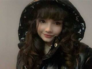 Erotikus videocsevegés AryaStarky