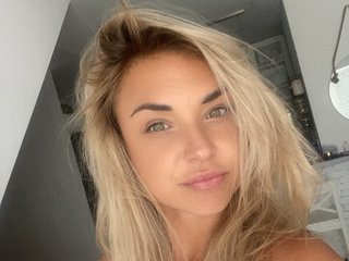 Erotikus videocsevegés AshleyPerfect