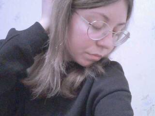 Erotikus videocsevegés _ApplePie_