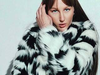 Erotikus videocsevegés AtanaWillis