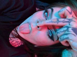 Erotikus videocsevegés ATOMICKETCHUP