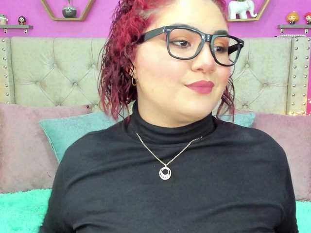 Fényképek Lau_Lee21 Hello guys, let's talk a little :love And to have fun :wet :hot , add me to your favorites ing Lau_lee21 :text22