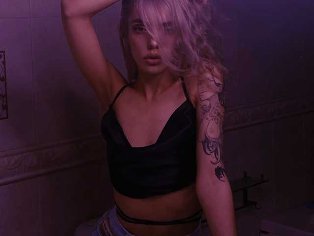 A profil fényképe Roneliti