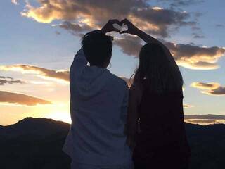 Erotikus videocsevegés BadC0uple