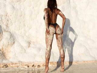 Erotikus videocsevegés BarbaraCutie