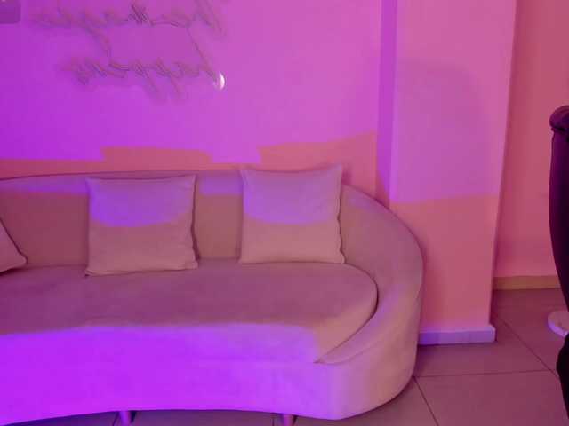 Sugárzási képernyőképek BeccaRoberts