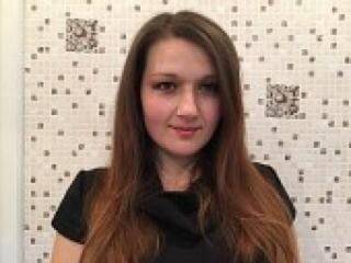 Erotikus videocsevegés belladoll