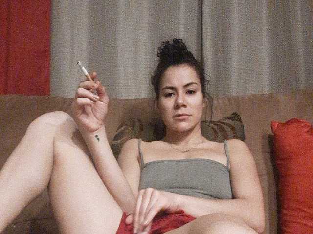 Fényképek Bellasunmy smoking and talking with your Latina sis